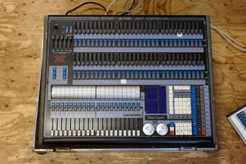 Avolites Pearl Expert 2008 beschikbaar voor biedingen