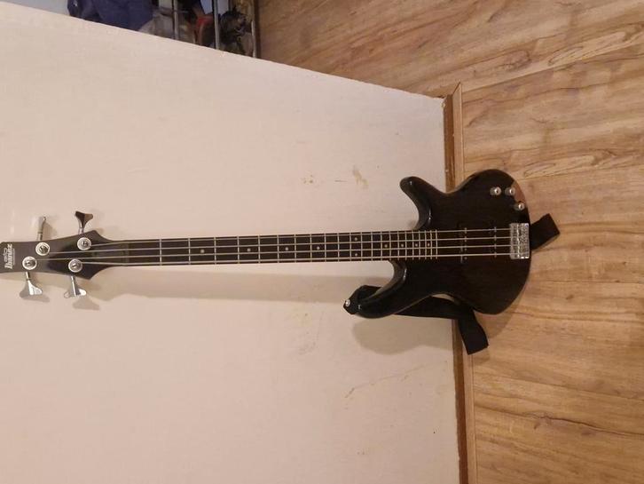 Ibanez GIO GSR180 BK Basgitaar (Beschrijving), Muziek en Instrumenten, Snaarinstrumenten | Gitaren | Bas, Gebruikt, Elektrisch