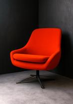 Hippe Leolux draaifauteuil, Ophalen, Gebruikt, Stof, Minder dan 75 cm