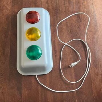 Vintage Ikea stoplicht wandlamp – Type V0010 – jaren 90 beschikbaar voor biedingen