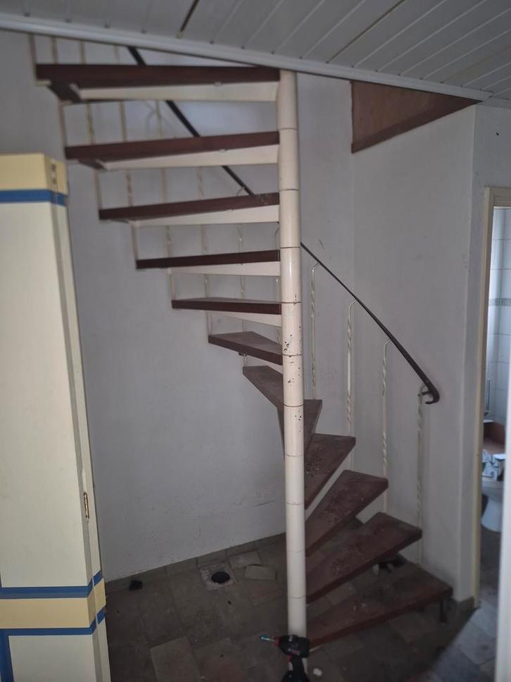 🪵Wenteltrap Hardhout 2x verdiepingen!, Doe-het-zelf en Verbouw, Ladders en Trappen, Zo goed als nieuw, 2 tot 4 meter, Ophalen
