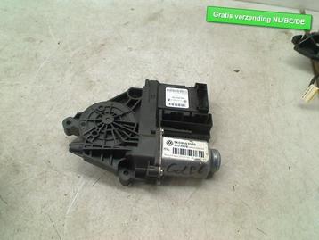 MOTOR RAAMMECHANIEK RECHTS VOOR Golf VI (5K1) (5K0959702B) beschikbaar voor biedingen