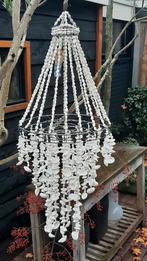 2 schelpen kroonluchters 60 h x 30 br, Ophalen of Verzenden, Nieuw