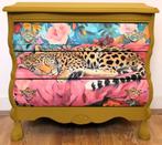 Geel buikkastje, ladekast “Jaguar”, panter, bloemen, roze, Huis en Inrichting, Kasten | Ladekasten, Verzenden, 50 tot 100 cm, Zo goed als nieuw