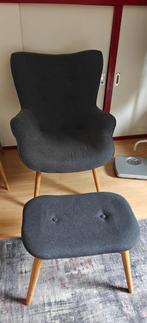 Kuip stoeltjes met voetenbankje, Huis en Inrichting, Stoelen, Ophalen, Hout, Drie, Zo goed als nieuw