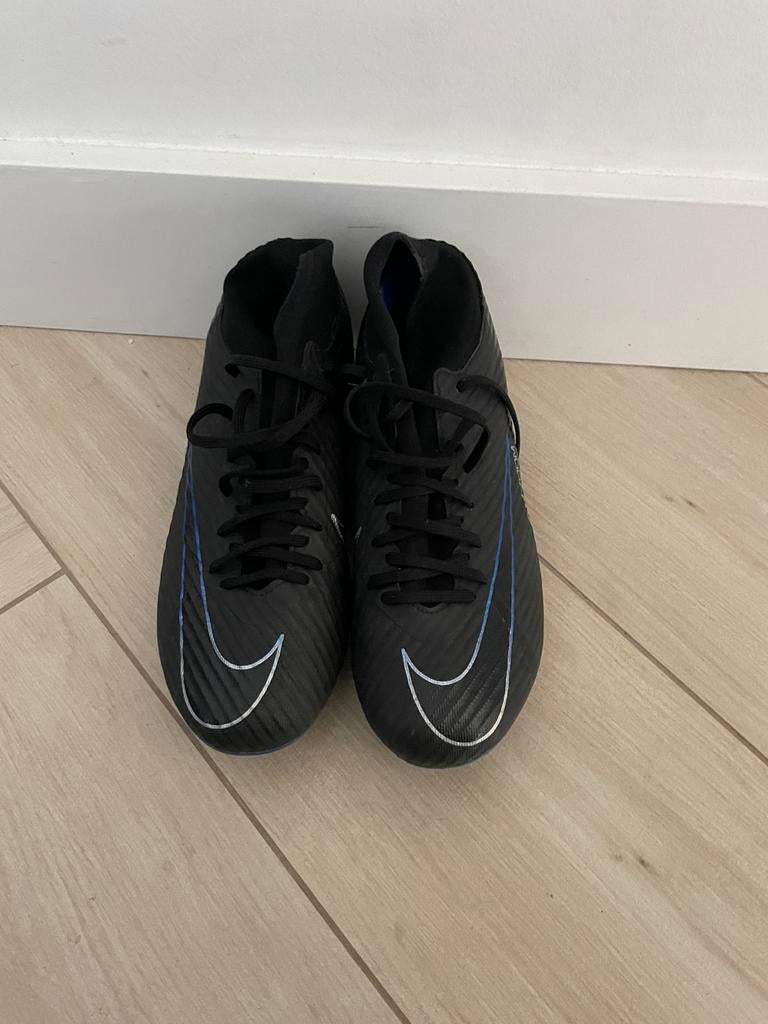 Mooie Nike voetbalschoenen, Maat XS of kleiner, Ophalen of Verzenden, Zo goed als nieuw, Schoenen