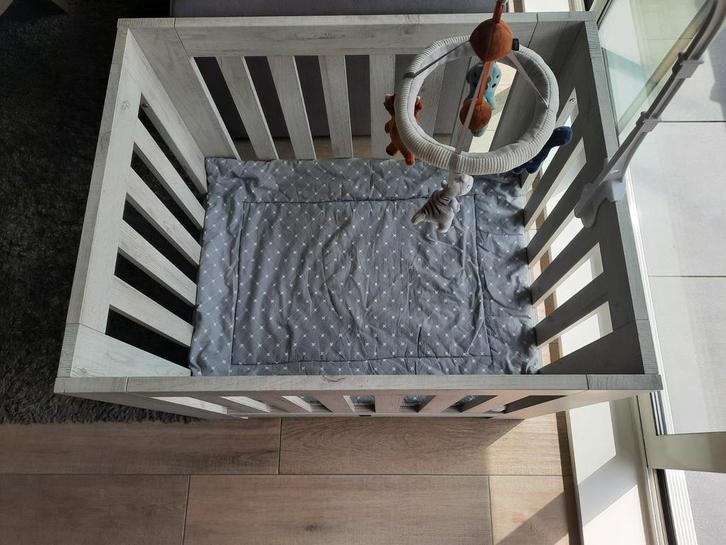T.K. Mooie TWF box grijs + boxkleed enz., Kinderen en Baby's, Babywiegjes en Ledikanten, Zo goed als nieuw, Overige typen, Ophalen