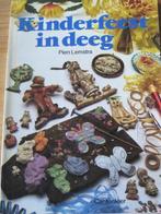 Pien Lemstra - Kinderfeest in deeg - leuke deegfiguurtjes, Ophalen of Verzenden, Zo goed als nieuw, Pien Lemstra, Geschikt voor kinderen