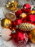 20 rode met gouden antieke kerstballen + oud ornament, Diversen, Kerst, Ophalen of Verzenden, Zo goed als nieuw