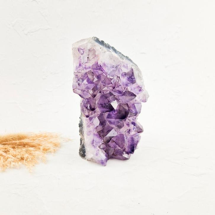 Amethist lamp paars edelsteen steen, Verzamelen, Mineralen en Fossielen, Mineraal, Ophalen of Verzenden
