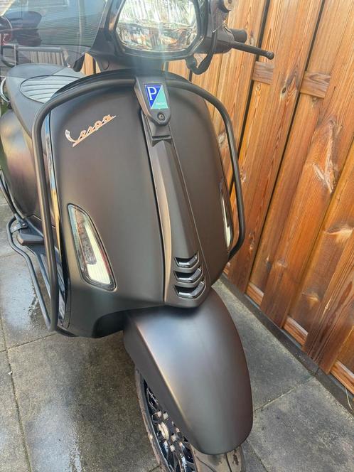 Nette Vespa Sprint Notte (2e eigenaar) Te koop, Fietsen en Brommers, Scooters | Vespa, Ophalen
