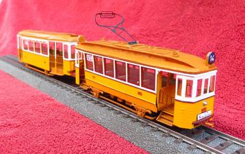 Wumm tram. Hongarije. 2 wagens beschikbaar voor biedingen
