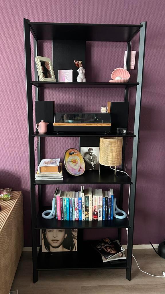 Jättesta zwarte hoge open kast Ikea, Huis en Inrichting, Kasten | Boekenkasten, Zo goed als nieuw, 50 tot 100 cm, 150 tot 200 cm