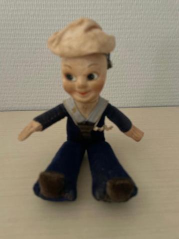 Vintage poppetje in matrozenpak beschikbaar voor biedingen
