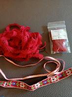 Smal band en lint voor poppenhuis of poppenkleding, rood, Ophalen of Verzenden, Zo goed als nieuw, Lint, Band of Elastiek