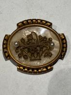 Vintage Broche met Parelmoer en Parels, Overige materialen, 4 tot 7 cm, Gebruikt, Ophalen of Verzenden