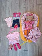 Baby Born Grote Zus Carla + Kleding en nestje, Ophalen, Zo goed als nieuw, Babypop