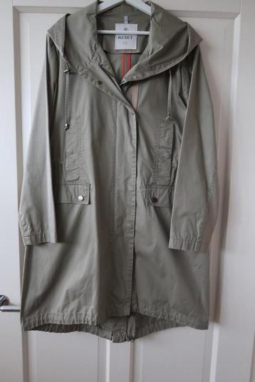 Vlotte zomerjas zandkleur parka model merk Reset maat 44 beschikbaar voor biedingen