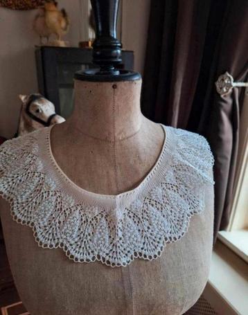 SALE.Antiek Kanten Kraagje/Gehaakt met Kraaltjes Kraag/Boord beschikbaar voor biedingen