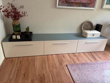 Modern Off-White Dressoir 3m x 50cm beschikbaar voor biedingen