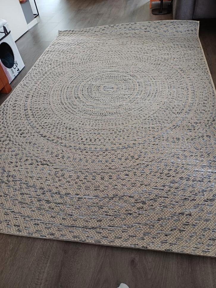 Mooi rechthoekig waterbestendig vloerkleed, Huis en Inrichting, Stoffering | Tapijten en Kleden, Zo goed als nieuw, 150 tot 200 cm