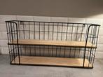 Metalen wandrek met houten planken, Ophalen of Verzenden, Zo goed als nieuw
