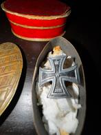 Ijzeren kruis miniatuur in bijzonder doosje. 1914, Ophalen of Verzenden, Overige soorten, Nederland, Lintje, Medaille of Wings
