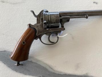 Groot en antiek pen vuur revolver, cal. 12 mm. beschikbaar voor biedingen