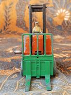 Oud model vorkheftruck uit Engeland van Dinky Toys 11 cm., Ophalen of Verzenden