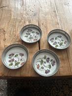 4 Porseleinen Onderzetters met Bloemenmotief, Ophalen of Verzenden, Gebruikt, Wit, Overige materialen