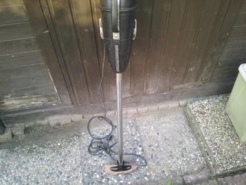 Antieke steel stofzuiger Electrolux uit de jaren 60 beschikbaar voor biedingen