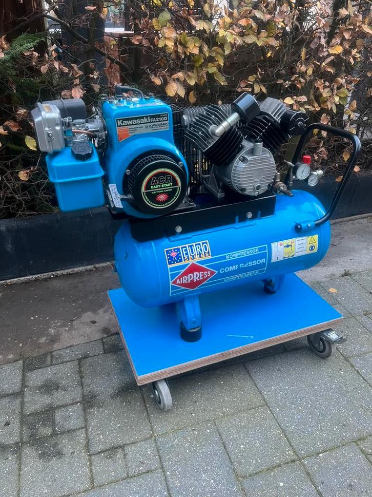 Compressor benzinemotor, Doe-het-zelf en Verbouw, Compressors, Zo goed als nieuw, 100 liter of meer, Ophalen