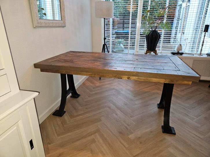 Grenen Wagon Eettafel met Gietijzeren Poten bieden mag 👌, Huis en Inrichting, Tafels | Eettafels, Ophalen of Verzenden