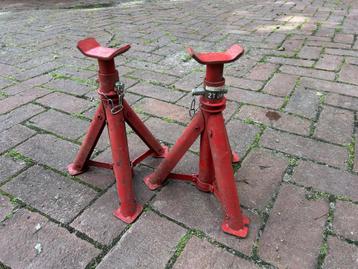 Steunbok voor auto beschikbaar voor biedingen