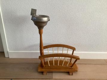 Retro houten krantenbak met asbak/tafeltje jaren 50/60 beschikbaar voor biedingen