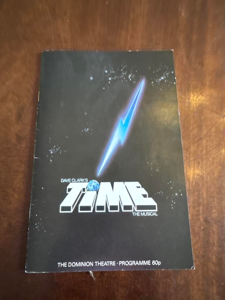 Musical boekje Time met Cliff Richard, Boeken, Ophalen of Verzenden, Gelezen, Ballet of Musical