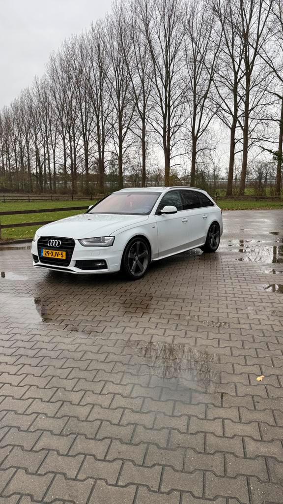 Audi A4 1.8TFSI 125KW Avant Multitr. 2012 Wit, Auto's, Audi, Particulier, A4, Start-stop-systeem, Trekhaak, Verwarmde buitenspiegels