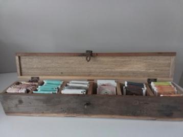 Houten theedoos beschikbaar voor biedingen