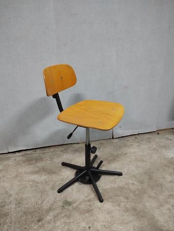 Vintage kruk tekenstoel stoel bureaustoel Ahrend Kramer beschikbaar voor biedingen