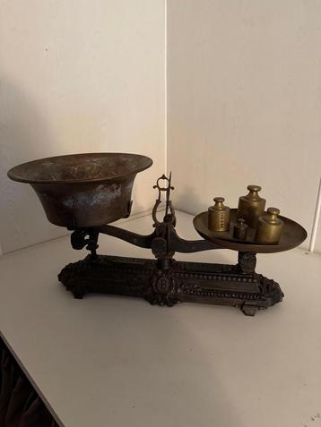 Weegschaal antiek zeer mooie staat beschikbaar voor biedingen