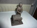 oud brocant beeld de strieper de sigarenmaker, Ophalen of Verzenden