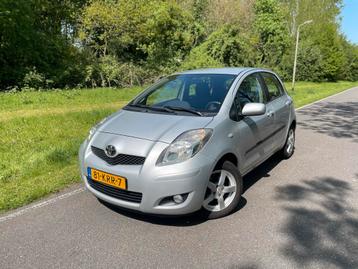 Toyota YARIS 1.3 16v VVT-i Aspiration (bj 2010)