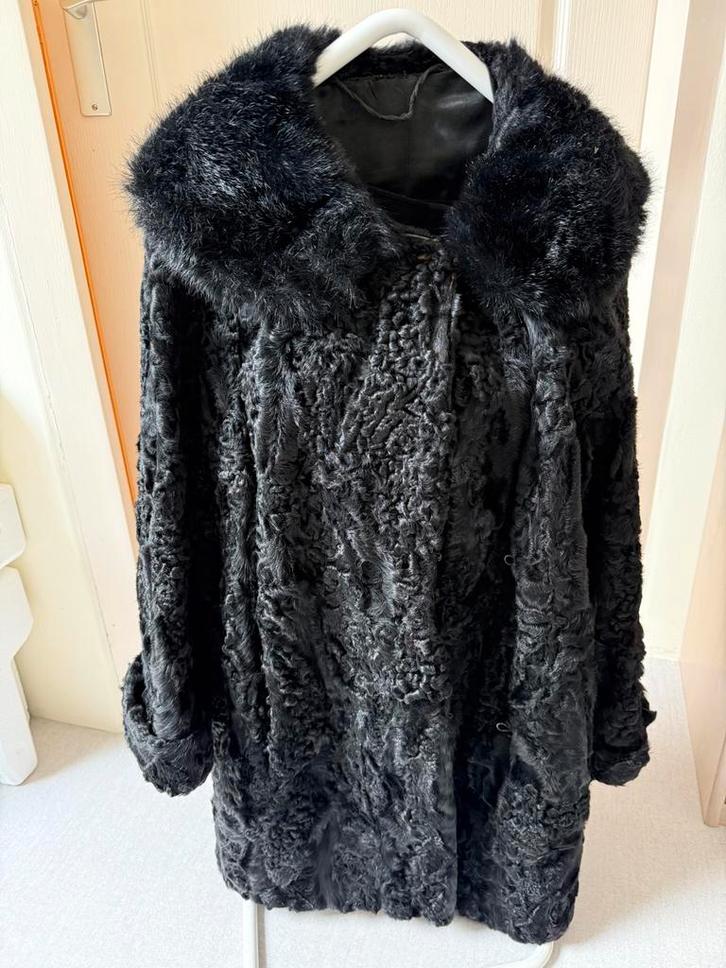 Echte Bontjas vintage, Kleding | Dames, Jassen | Winter, Zo goed als nieuw, Maat 42/44 (L), Zwart, Ophalen of Verzenden