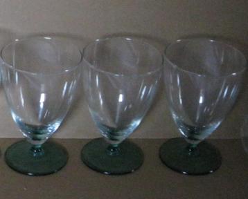 3 cocktailglazen beschikbaar voor biedingen