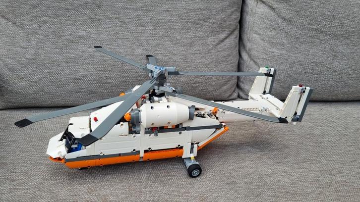 Lego technic 42052 grote vrachthelicopter, Kinderen en Baby's, Speelgoed | Duplo en Lego, Zo goed als nieuw, Lego, Complete set