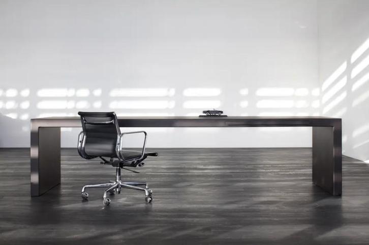 Colect B-ARTABLE Dining table handgemaakte stalen eettafel, Huis en Inrichting, Tafels | Eettafels, Zo goed als nieuw, 50 tot 100 cm