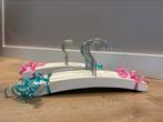 Houten Babyhangers 2 sets: 10x wit; 11x wit/zilver (8/3), Ophalen of Verzenden, Zo goed als nieuw, Jongetje of Meisje