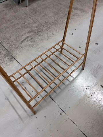 Houten Kledingrek - Stijlvol en Praktisch! beschikbaar voor biedingen