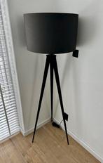 Westwing Scandi tripod vloerlamp Jake, Huis en Inrichting, 150 tot 200 cm, Ophalen of Verzenden, Metaal, Zo goed als nieuw