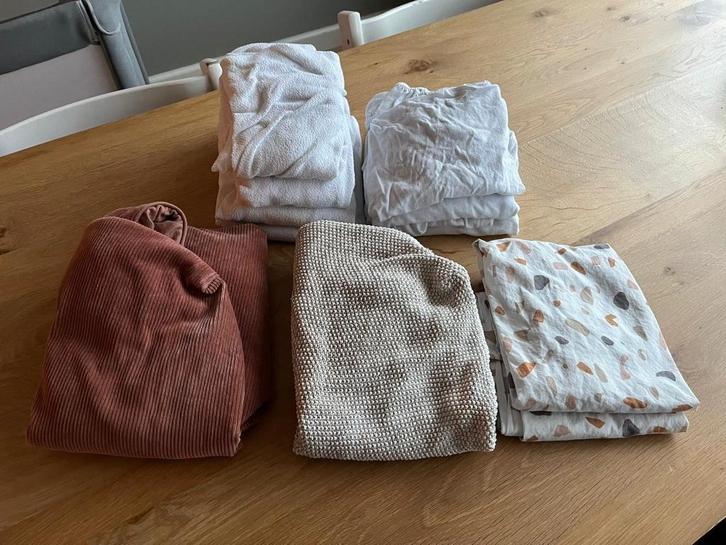 2x Witlof wiegdeken Tuck-inn + 2 laken Tuck-inn + moltn/hoes, Kinderen en Baby's, Kinderkamer | Beddengoed, Zo goed als nieuw